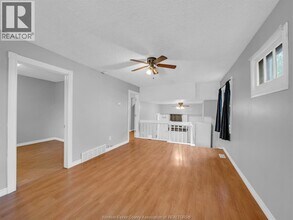 2241 Mercer St in Windsor, ON - Building Photo - Building Photo