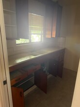 918 W Huntington Dr in Arcadia, CA - Foto de edificio - Building Photo