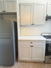 1845 Monroe St in Hollywood, FL - Foto de edificio - Building Photo