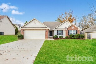 275 Galway Ln in Hampton, GA - Building Photo