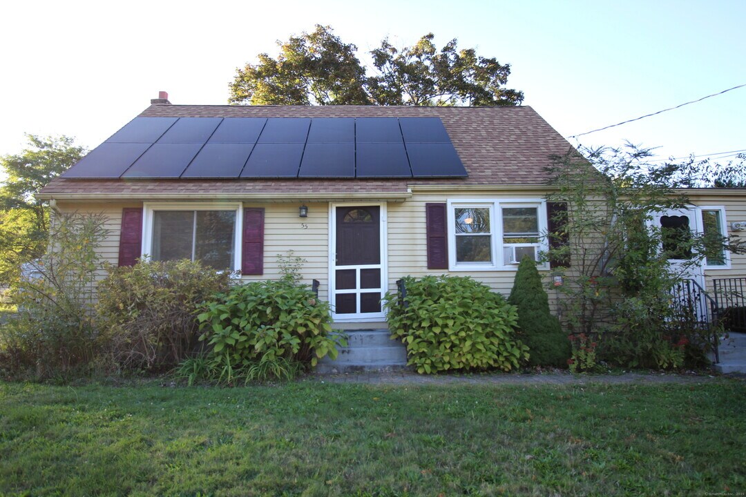 55 Howe Rd in New Britain, CT - Building Photo