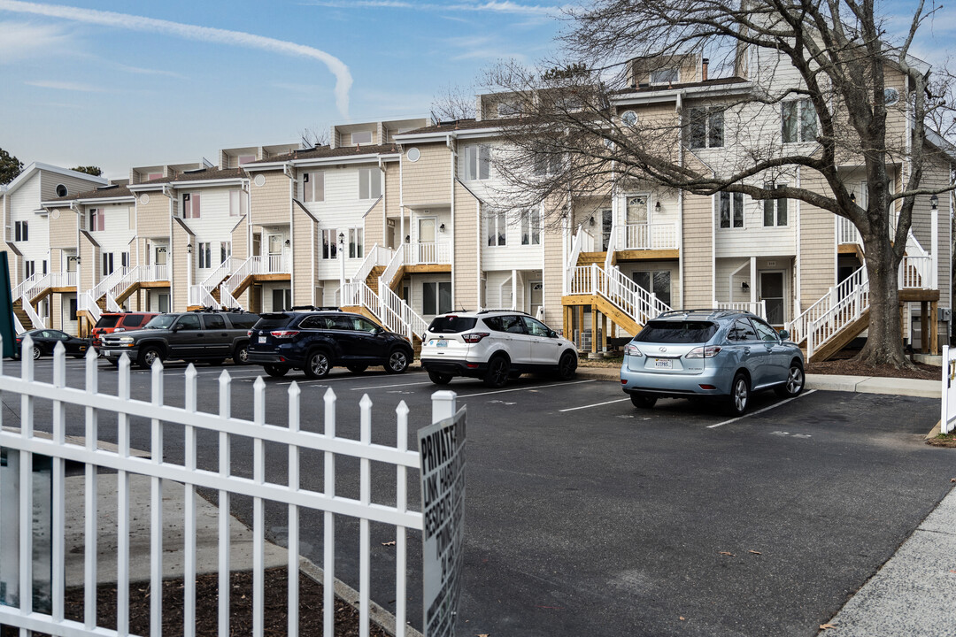 Link Harbour in Virginia Beach, VA - Building Photo