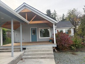 3806 Q Ave in Anacortes, WA - Building Photo