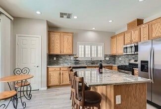 556 Teedale Ct in Las Vegas, NV - Building Photo - Building Photo