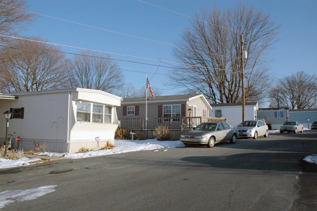 943 Rettew Mill Rd in Ephrata, PA - Foto de edificio