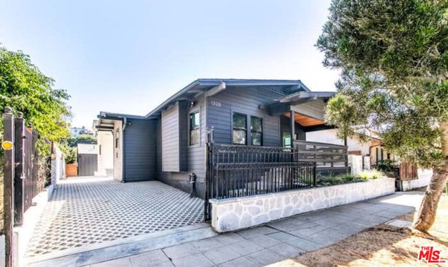 1328 Silver Lake Blvd in Los Angeles, CA - Building Photo - Building Photo