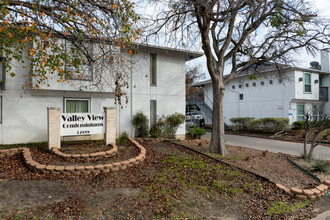 Valley View Condominiums in Dallas, TX - Building Photo - Primary Photo