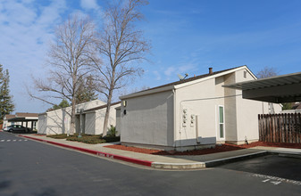 Vineyard Village in Livermore, CA - Foto de edificio - Building Photo