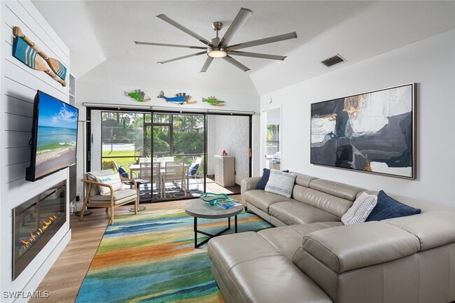 property at 1865 Courtyard Way