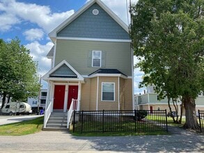 82 3rd St in Manchester, NH - Building Photo - Building Photo