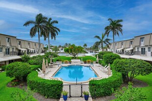 2000 S Ocean Blvd in Delray Beach, FL - Building Photo