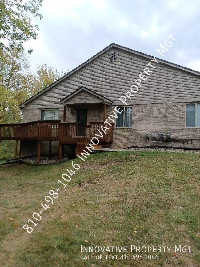 1099 Old Leake Ct in Holly, MI - Building Photo - Building Photo