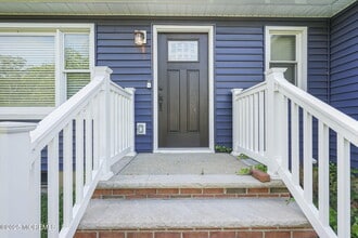 94 Dickinson Ave in Toms River, NJ - Building Photo - Building Photo