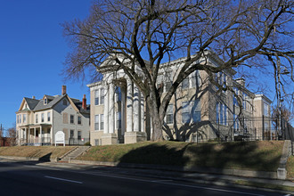 Washington Columns in Petersburg, VA - Building Photo - Building Photo