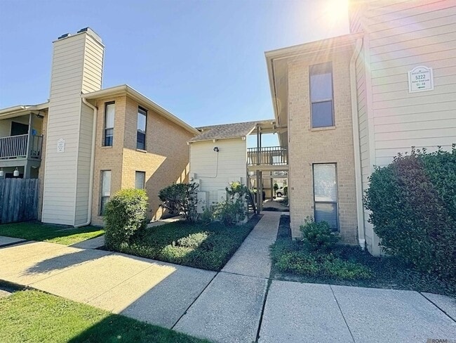 5222 Butter Creek Ln, Unit E02 in Baton Rouge, LA - Building Photo - Building Photo