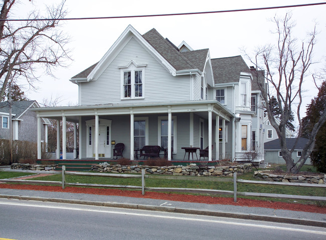 14 Main St in Hyannis, MA - Building Photo - Building Photo