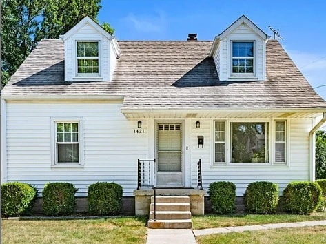 property at 1421 E Edwards Ave