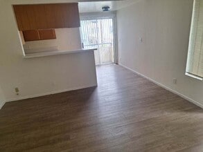 11308 Huston St in North Hollywood, CA - Building Photo - Building Photo