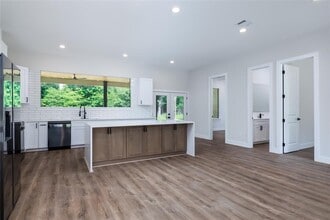 354 Peach Pt Ln in Trinity, TX - Building Photo - Building Photo