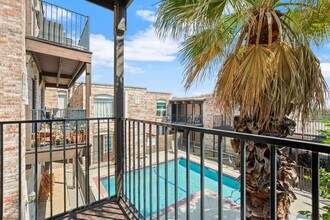 6501 E Hill Dr in Austin, TX - Building Photo - Building Photo