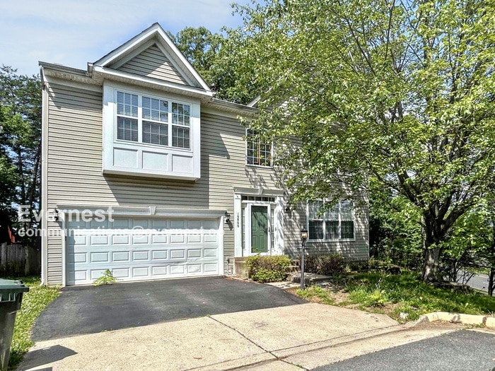 15800 Meherrin Way in Woodbridge, VA - Building Photo