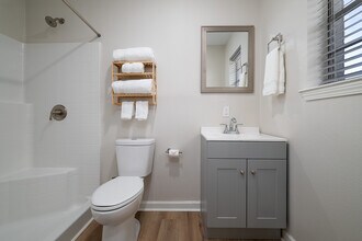 1528 E Devine St in Tyler, TX - Building Photo - Building Photo