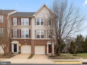 2940 Huntington Grove Square in Alexandria, VA - Building Photo - Building Photo