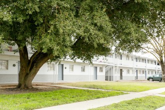 The Colony in Houston, TX - Building Photo - Building Photo