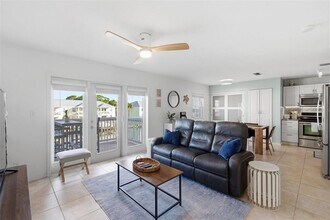 5174 Beach Dr SE in St. Petersburg, FL - Building Photo - Building Photo