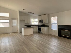 5453 Olympic Spirit Ln in Las Vegas, NV - Building Photo - Building Photo
