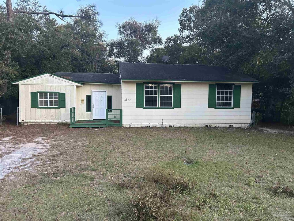 505 Frisco Rd in Pensacola, FL - Building Photo
