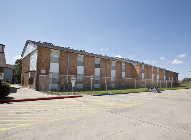 Sandy Oaks Apartments in Aransas Pass, TX - Building Photo - Building Photo