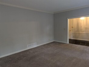 495 Heards Ferry Rd NW in Atlanta, GA - Building Photo - Building Photo