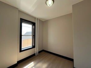 104 Belmont Ave, Unit 3A in Jersey City, NJ - Foto de edificio - Building Photo