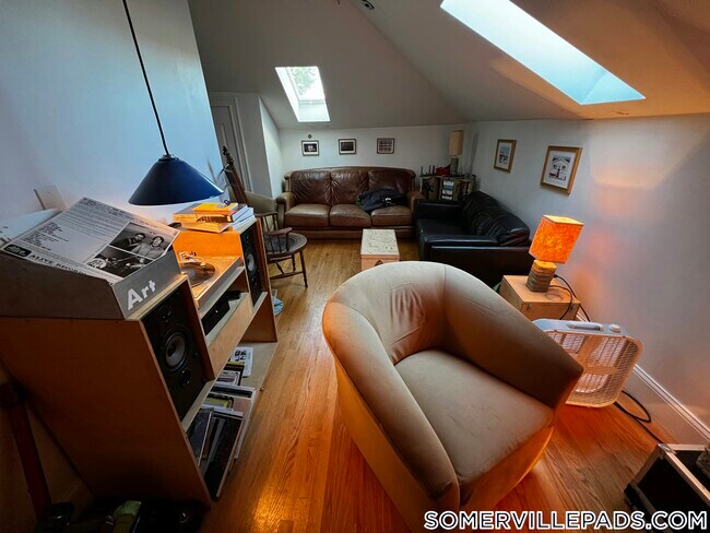103 Summer St in Somerville, MA - Building Photo - Building Photo