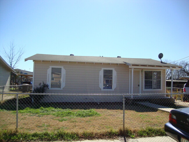 118 Durant St in San Antonio, TX - Foto de edificio - Building Photo