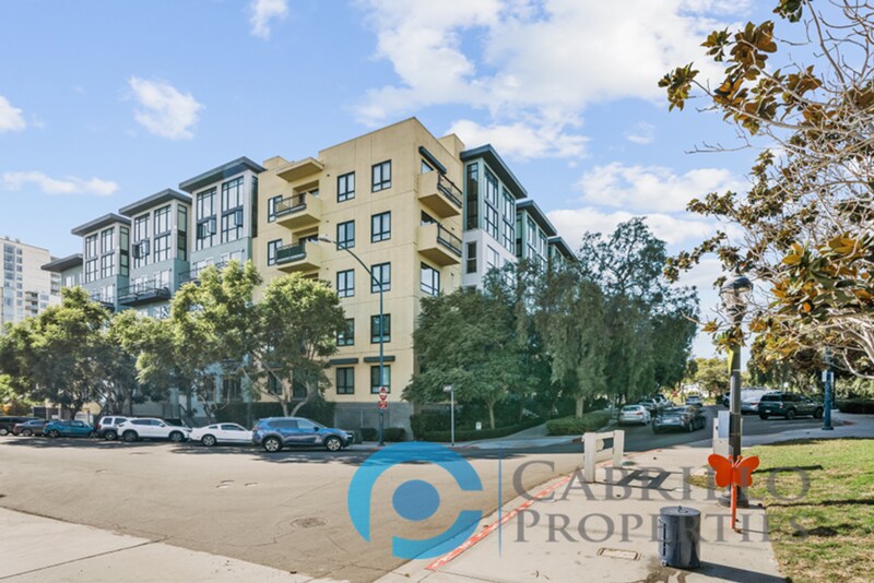 889 Date St in San Diego, CA - Building Photo