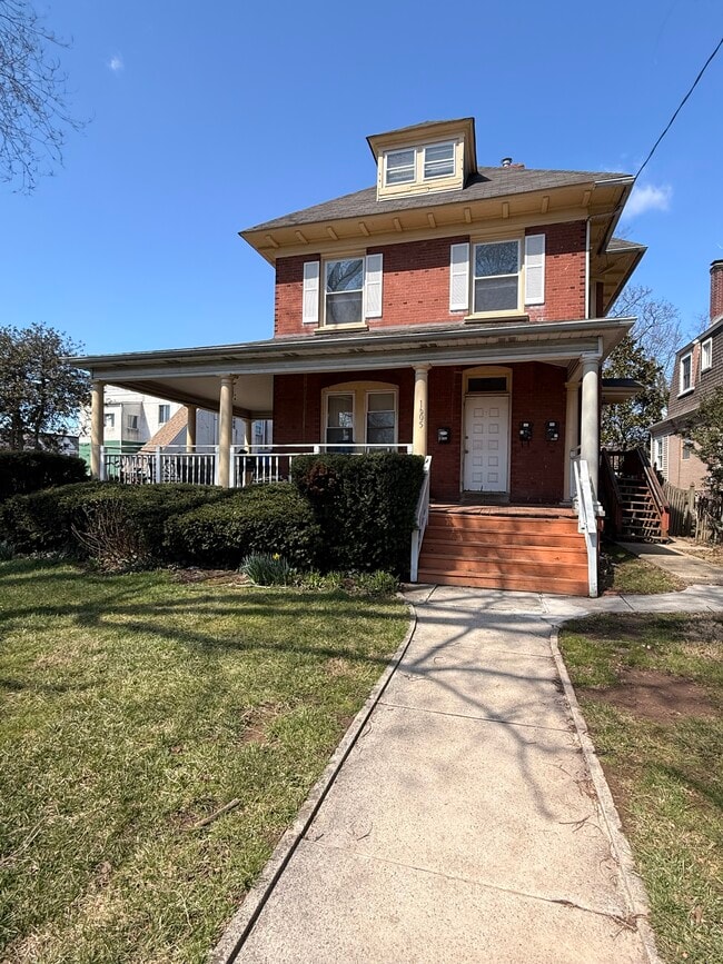 1605 DeKalb St, Unit 2