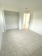 2251 NW 52nd Ct in Fort Lauderdale, FL - Building Photo - Building Photo