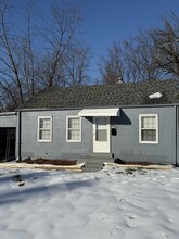 8045 Busiek Ave in Berkeley, MO - Building Photo - Building Photo