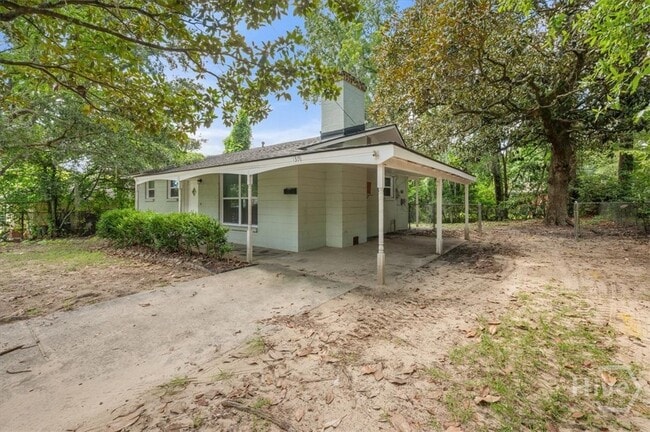 property at 1319 E 69th St