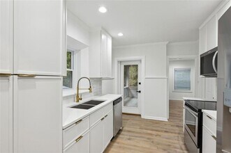 961 E Rock Springs Rd NE in Atlanta, GA - Building Photo - Building Photo