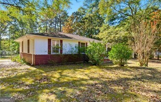 15 Dixie Dr in Stockbridge, GA - Building Photo