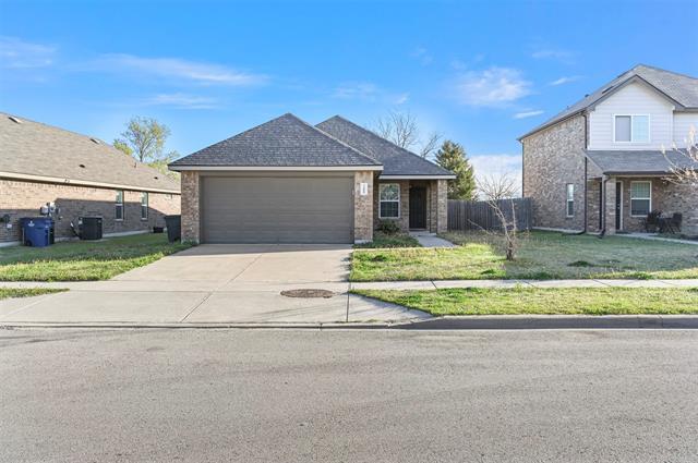 3408 Robin Rd in Ennis, TX - Building Photo