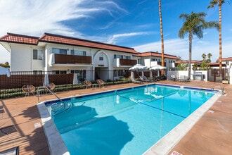 Villa Del Mar Apartments in Oceanside, CA - Building Photo - Building Photo