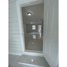 7631 NW 4th Ave in Miami, FL - Foto de edificio - Building Photo