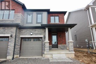 272 Explorer Wy in Thorold, ON - Building Photo