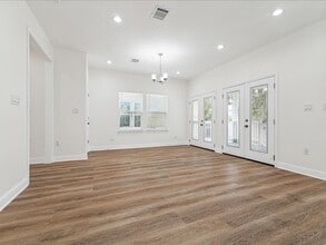 915 E 37th St in Houston, TX - Building Photo - Building Photo