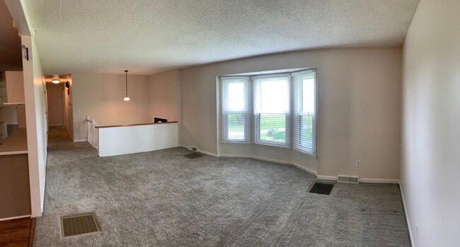 9550 Monticello Rd in Lenexa, KS - Building Photo - Building Photo