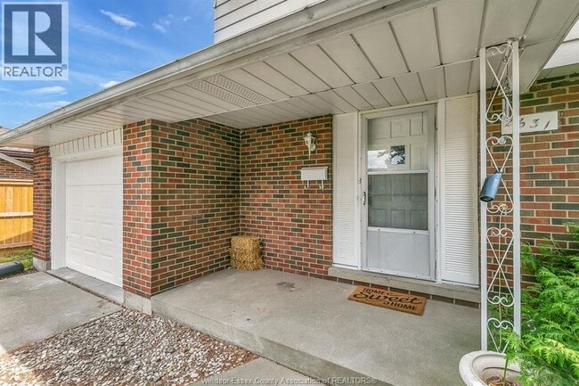 2631 Columbia Ct in Windsor, ON - Building Photo - Building Photo